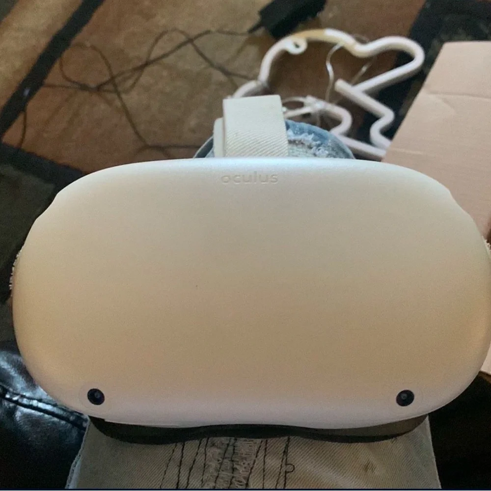 Oculus Quest 2 Standalone VR Headset White